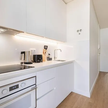 Sunny Patio And King Size Bed In Trendy Marvila 아파트