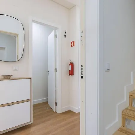 아파트 Sunny Patio And King Size Bed In Trendy Marvila 리스본