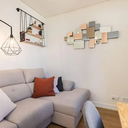 아파트 Sunny Patio And King Size Bed In Trendy Marvila