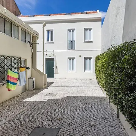 Sunny Patio And King Size Bed In Trendy Marvila Apartamento